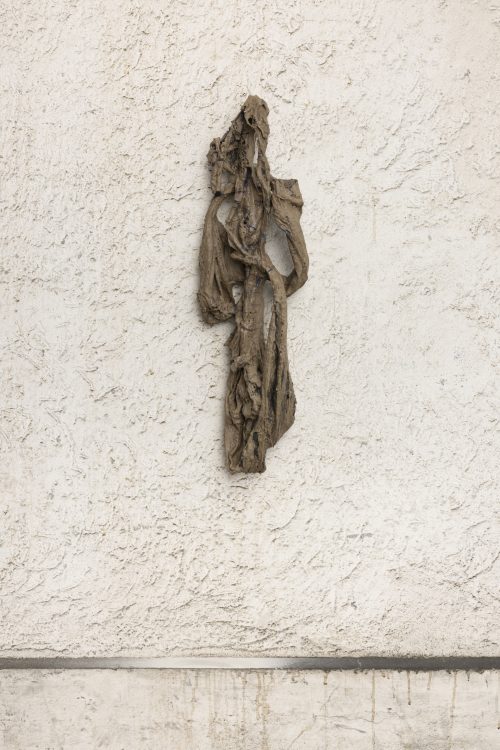 李美来，Head with holes wall piece II，2023
