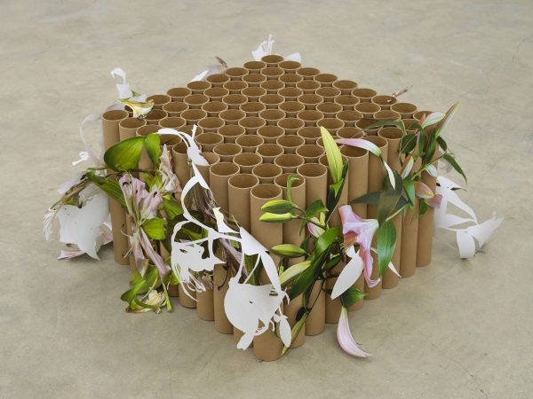 李斯逸，未命名（哭泣的百合花），2024
